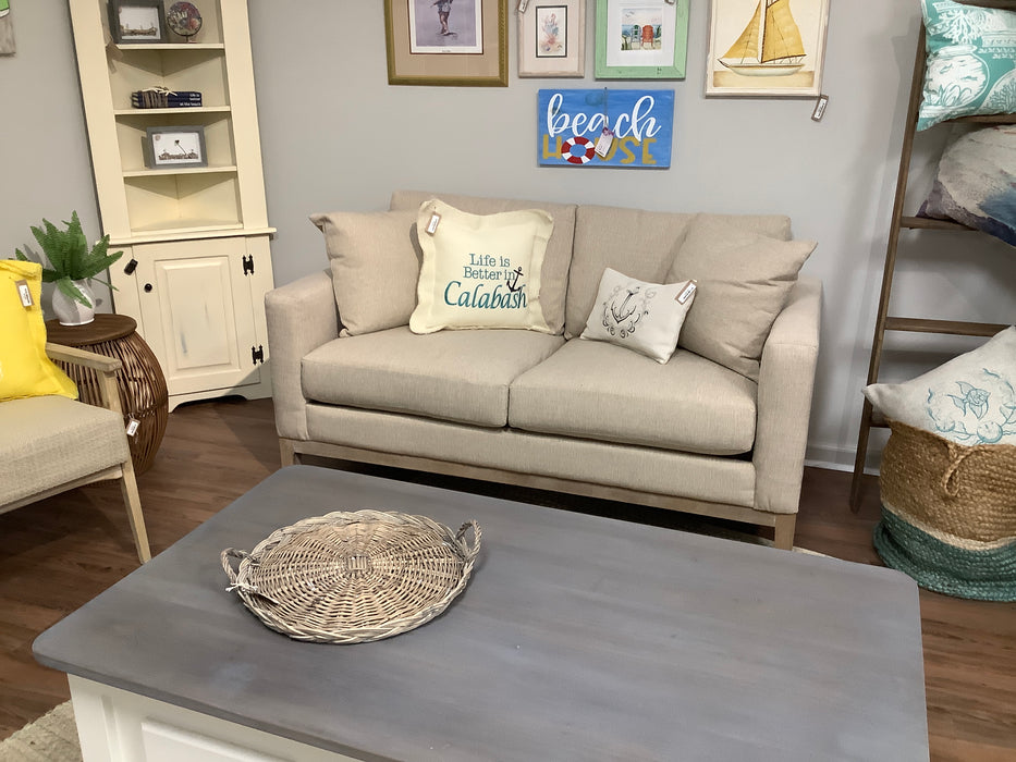 Zeus loveseat