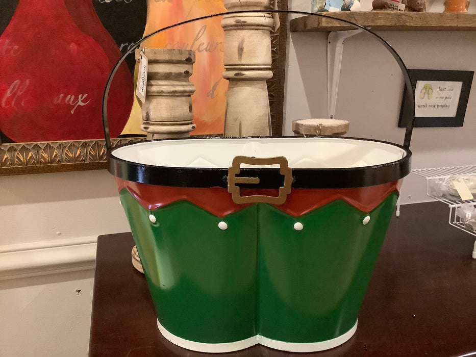 Elf pants bucket