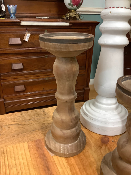 Wooden pillar candle holder