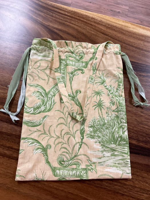 Drawstring tote