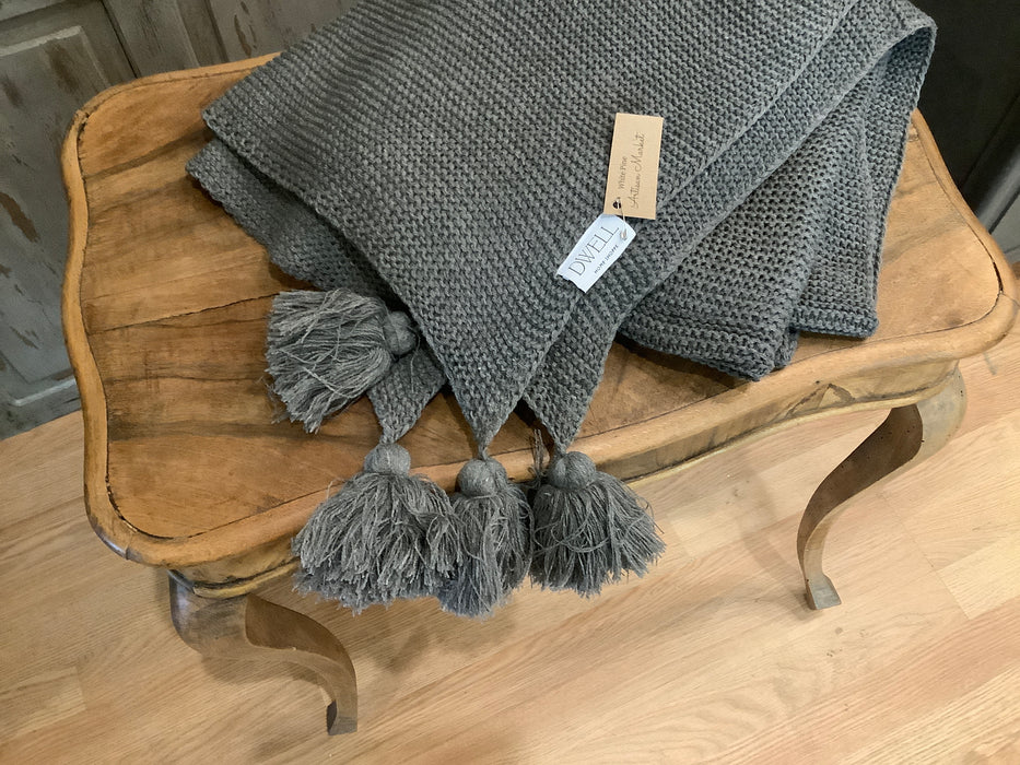 Blanket - Knit throw with tassels