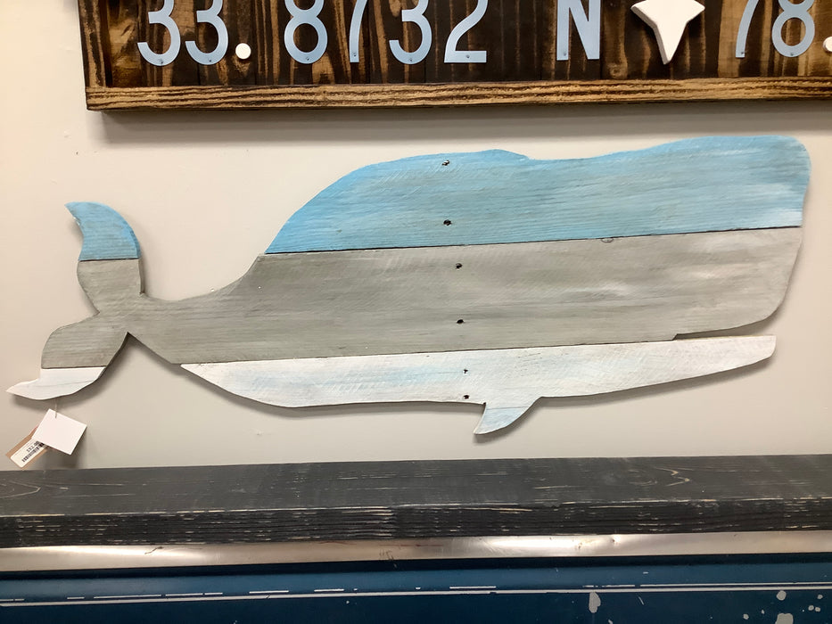 Pallet whale - wall hanging