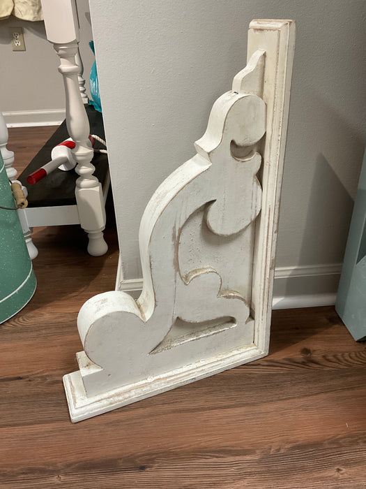 White wood corbels