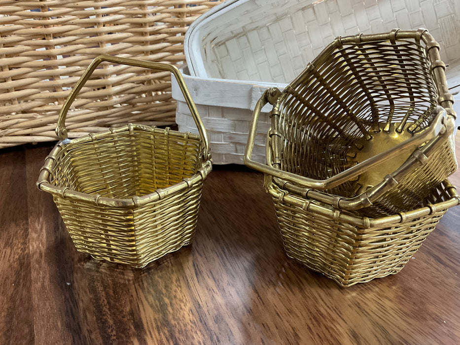 Brass mesh basket