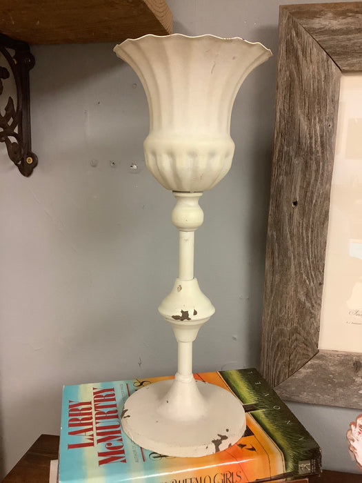 Scalloped cup
