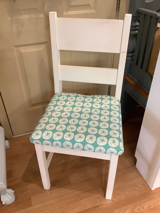 Sand dollar cushion chair