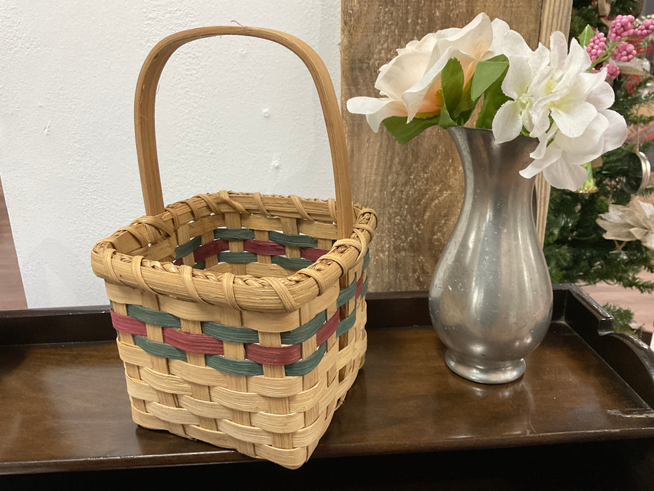 Small decorative basket