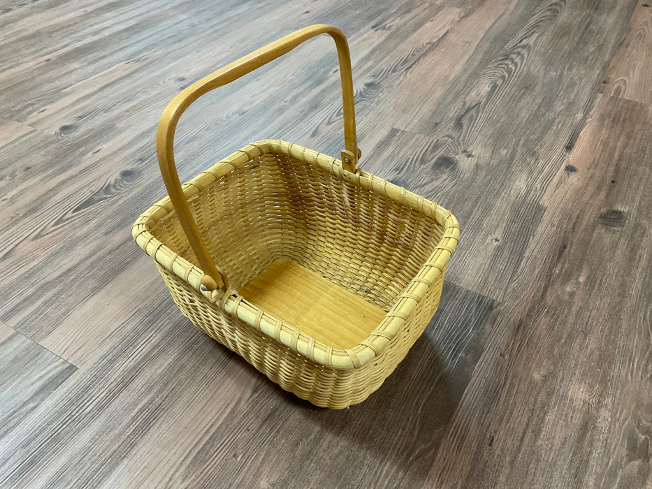 Rectangular wicker basket