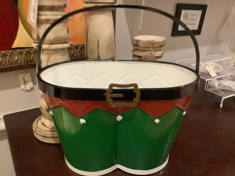 Elf pants bucket