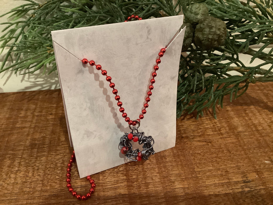 Red bead Christmas wreath pendant