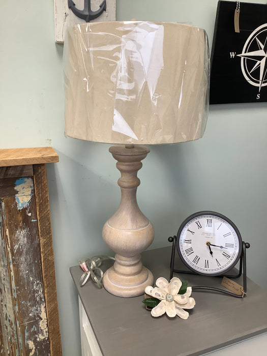 Farmhouse natural base table lamp