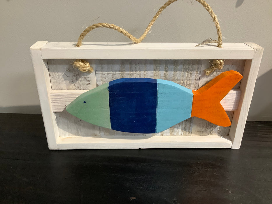 Framed pallet fish