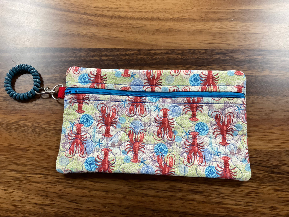 Wristlet purse