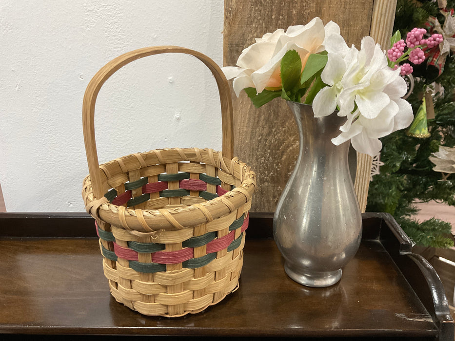 Small decorative basket
