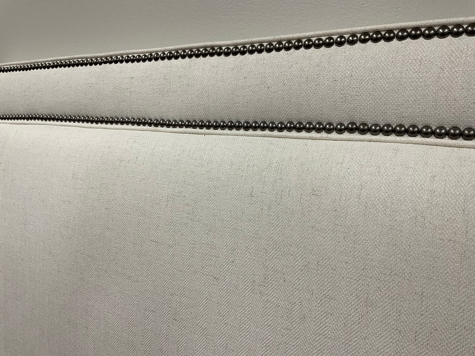 Queen headboard - Scalloped