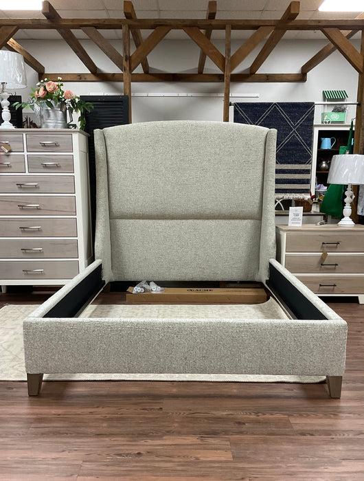 Queen Bed - Wing