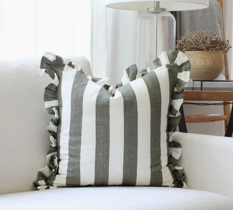 Throw pillow - Cabana Ruffle