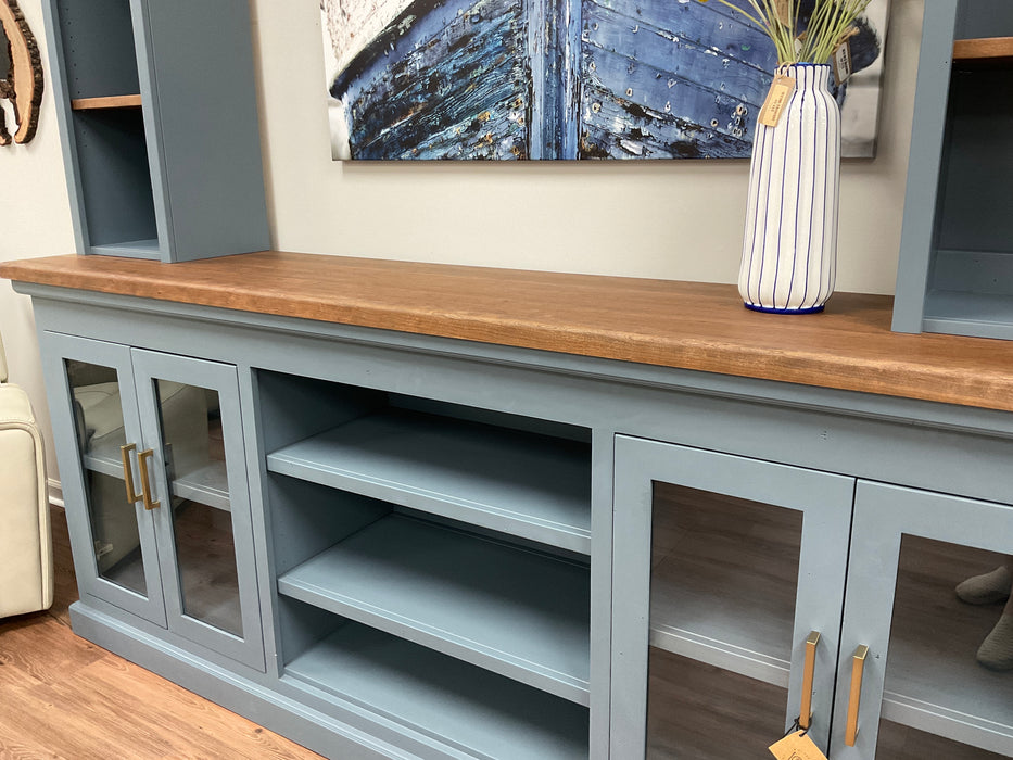 Farmington entertainment unit