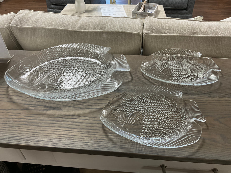 Oval glass fish plate