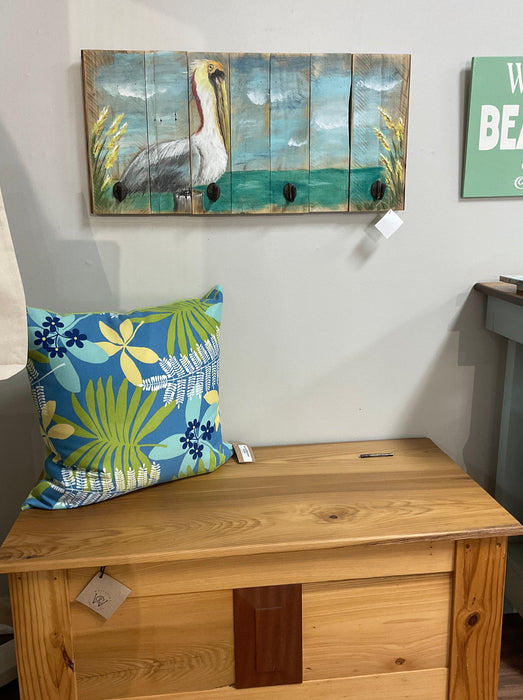 Pallet coat rack - Pelican