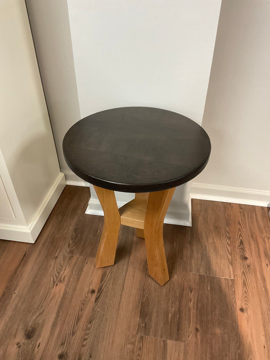 Wayne End Table - Cherry