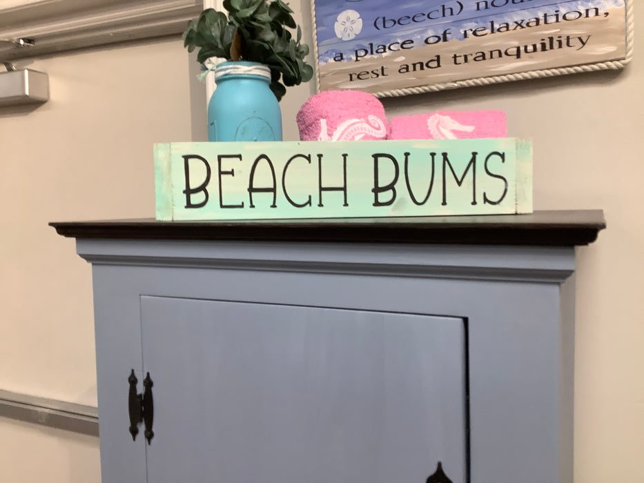 Beach bum - toilet paper holder