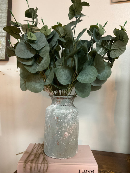 Textured bouquet vase