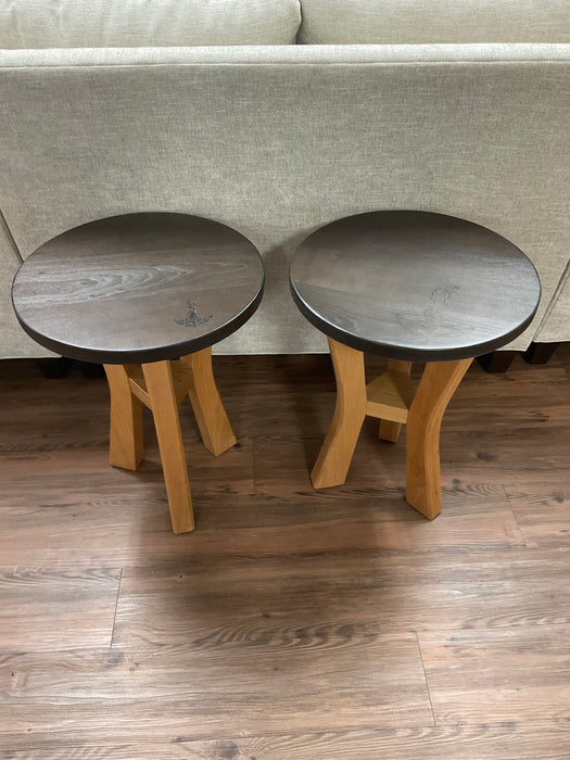 Wayne End Table - Cherry