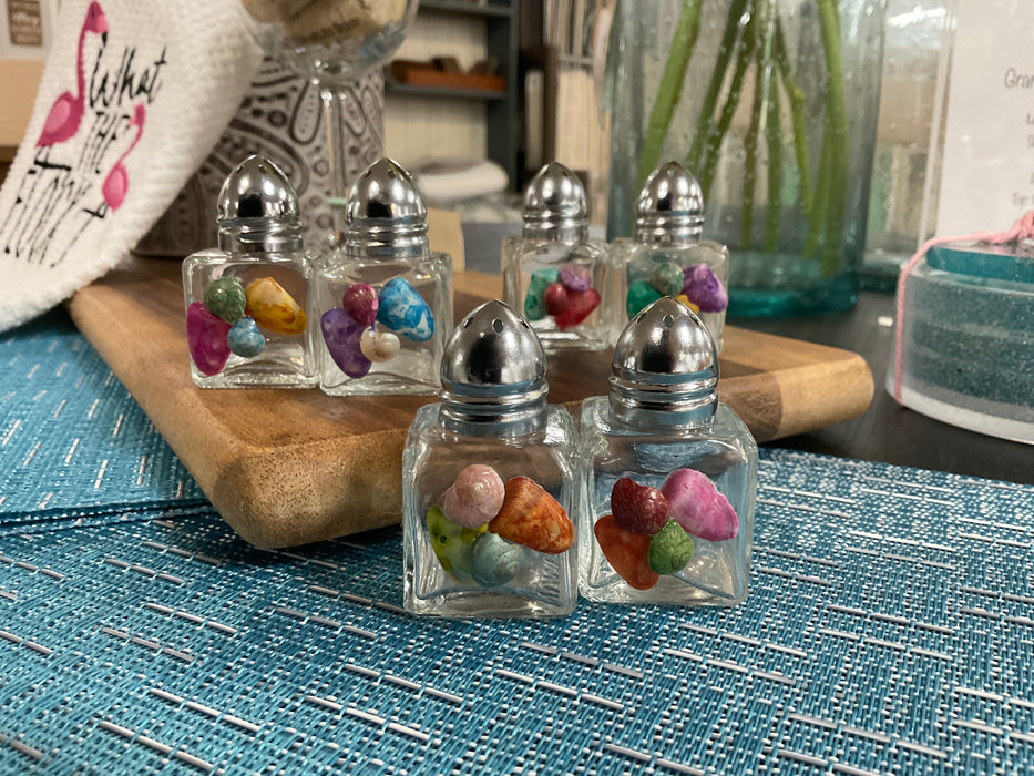 Mini Salt and pepper shaker with shells