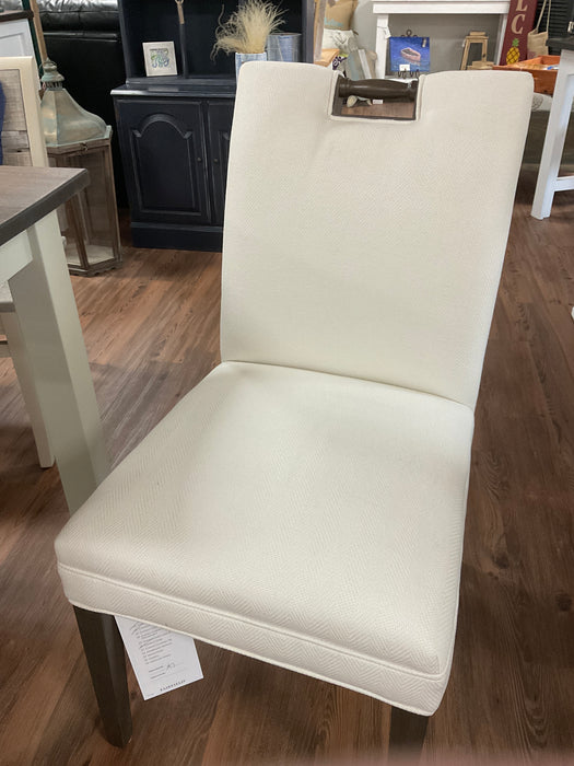 Pull Back Short dining chair