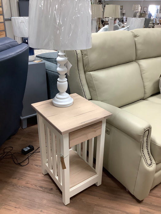 Inkster end table - Maple