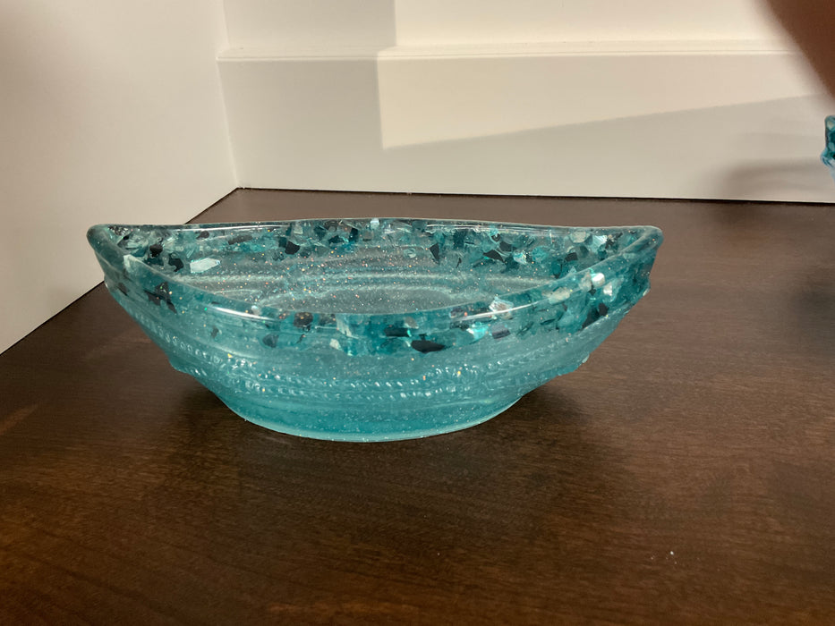 Small dish - boat shape
