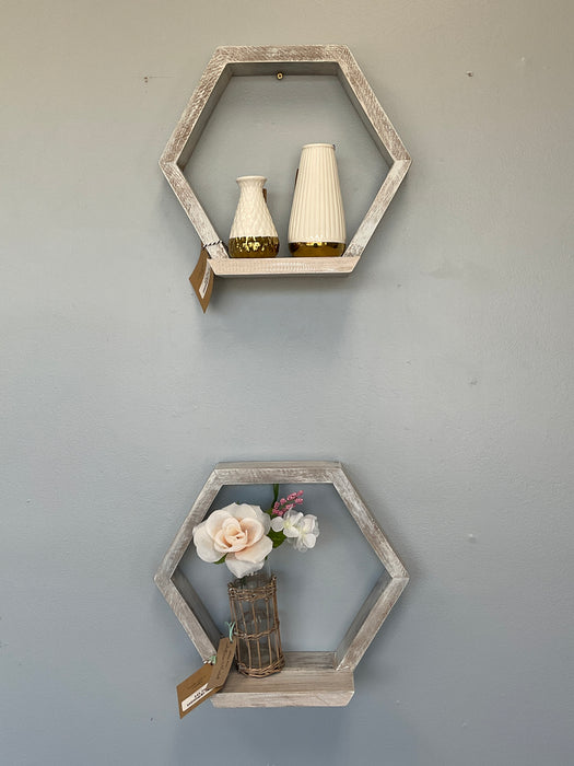 Hexagon wall shelf w/shelf - maple