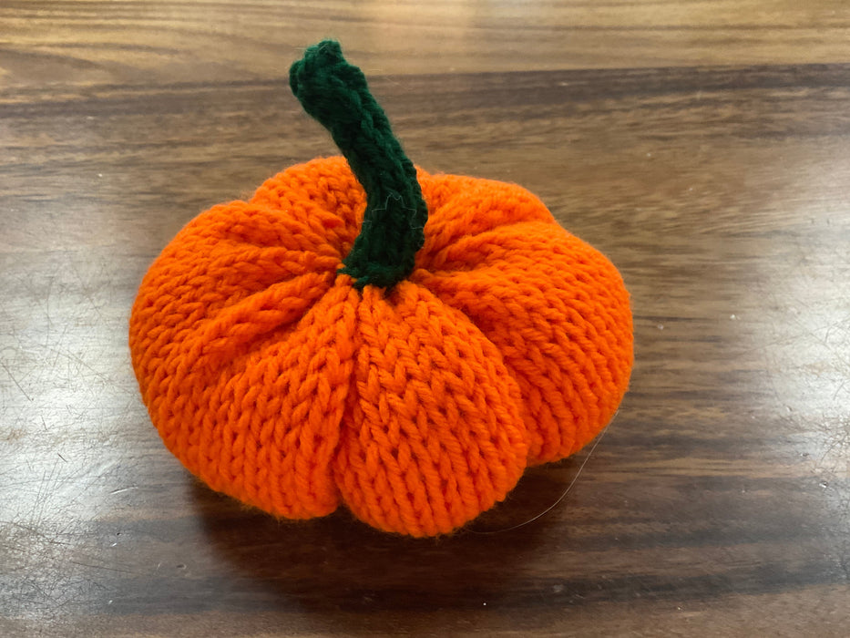 Knit pumpkin - small