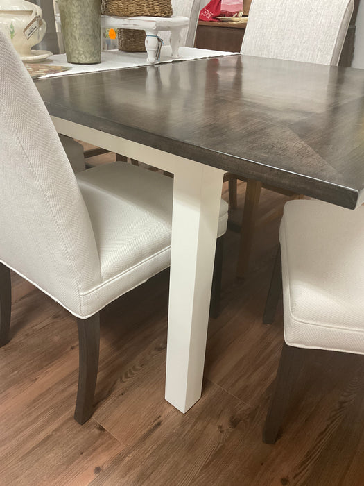 Clawson dining table - Maple