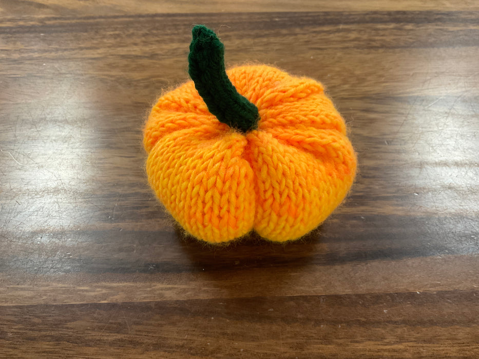Knit pumpkin - small