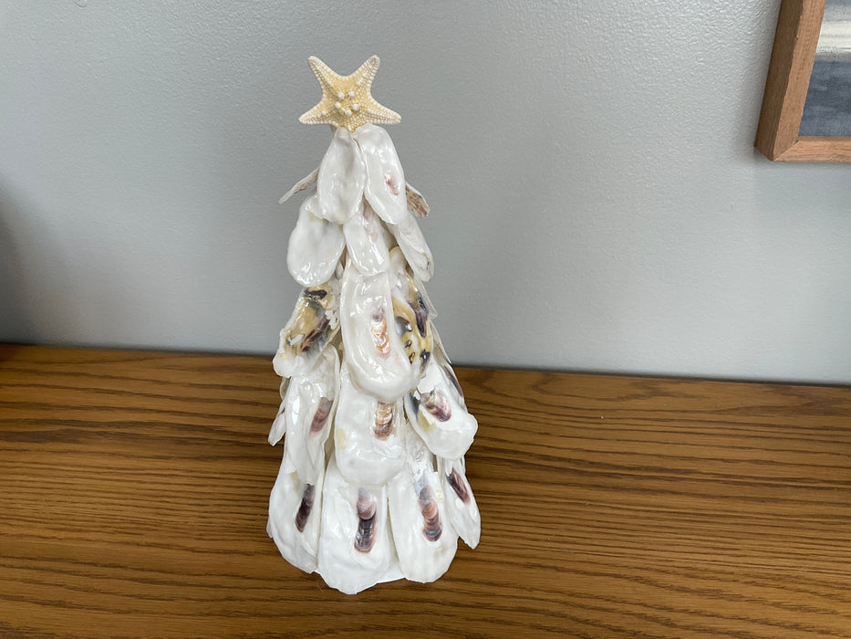 Oyster shell Christmas tree