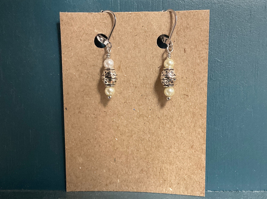 Earrings - small pearls