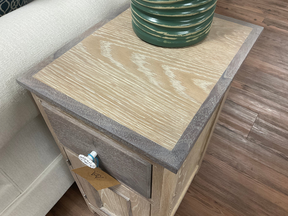 Wixom End Table - Oak