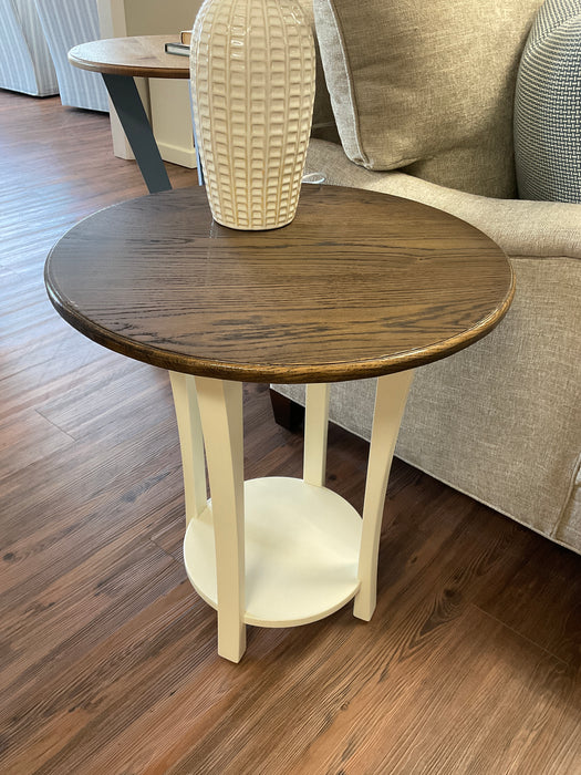 Flushing End Table - Oak