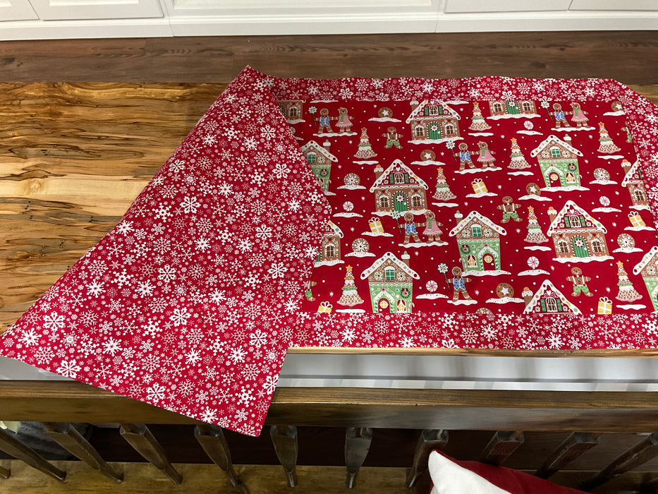 Table Runner - Gingerbread house