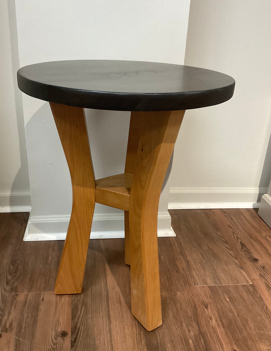 Wayne End Table - Cherry