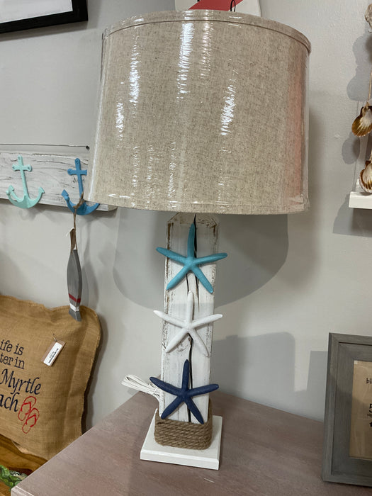 Distressed wood lamp w/3 starfish and shade
