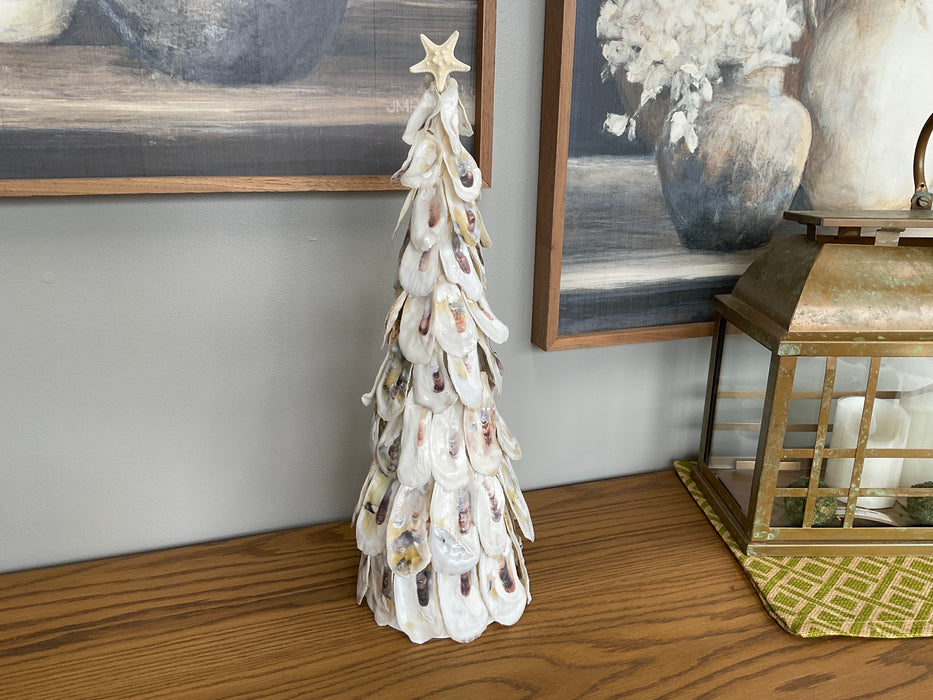 Oyster shell Christmas tree