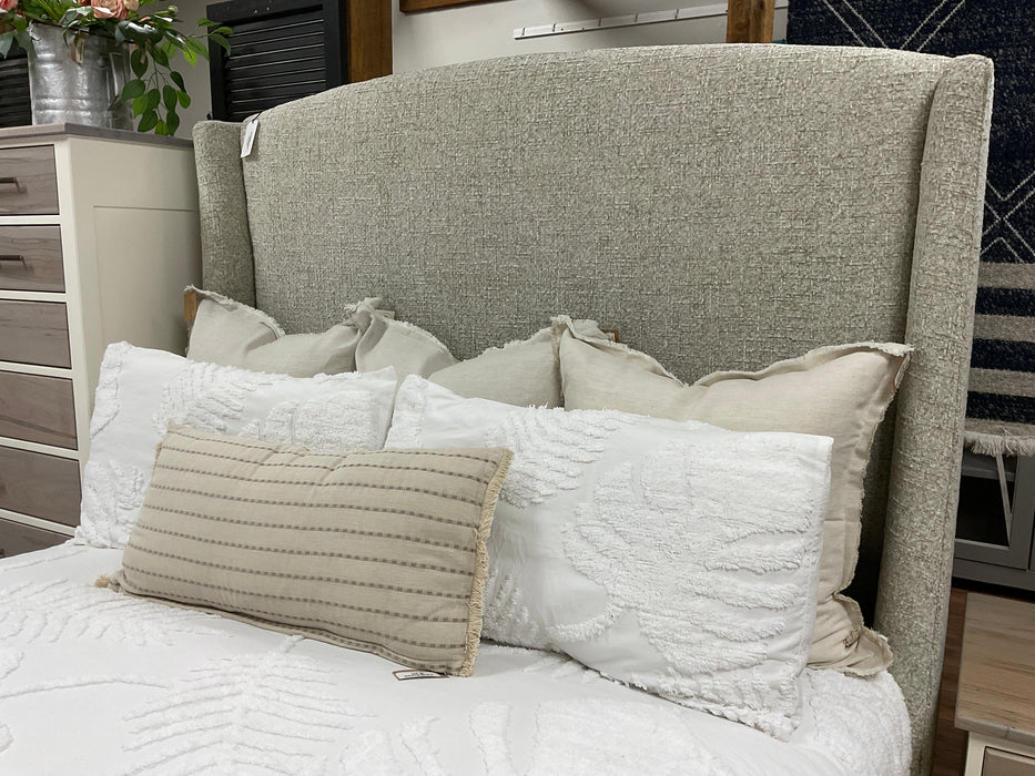 Throw pillow - fringe