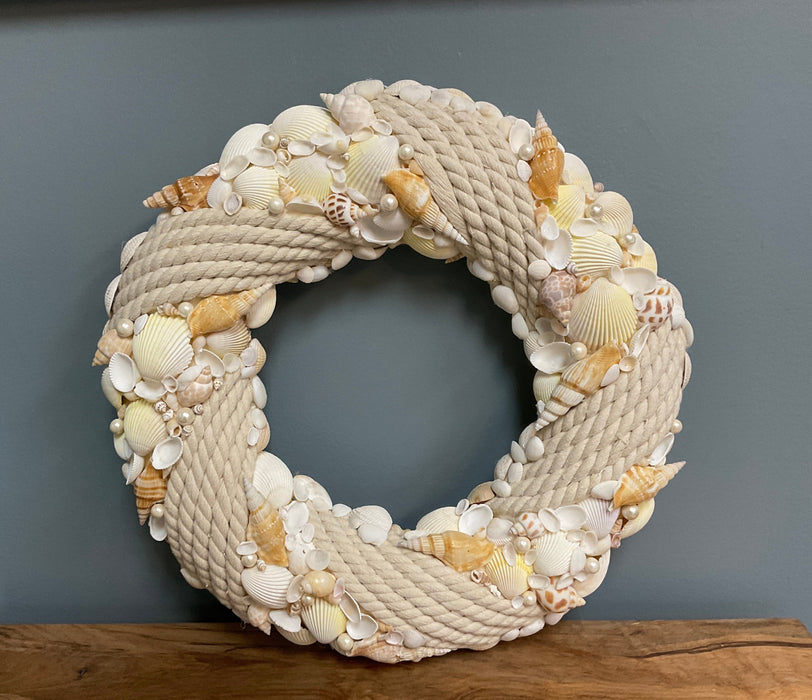 Rope wreath w/shells