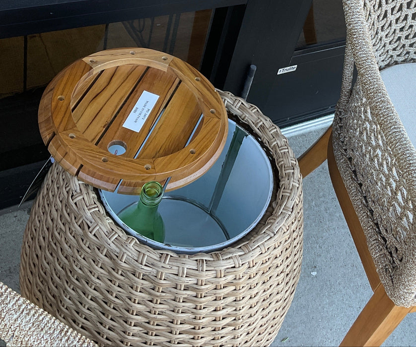 Outdoor furniture - End Table