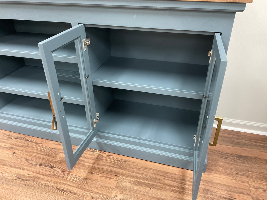Farmington entertainment unit