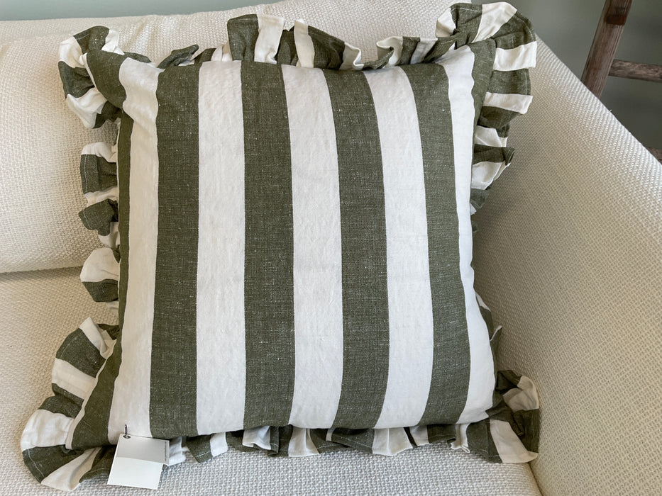 Throw pillow - Cabana Ruffle