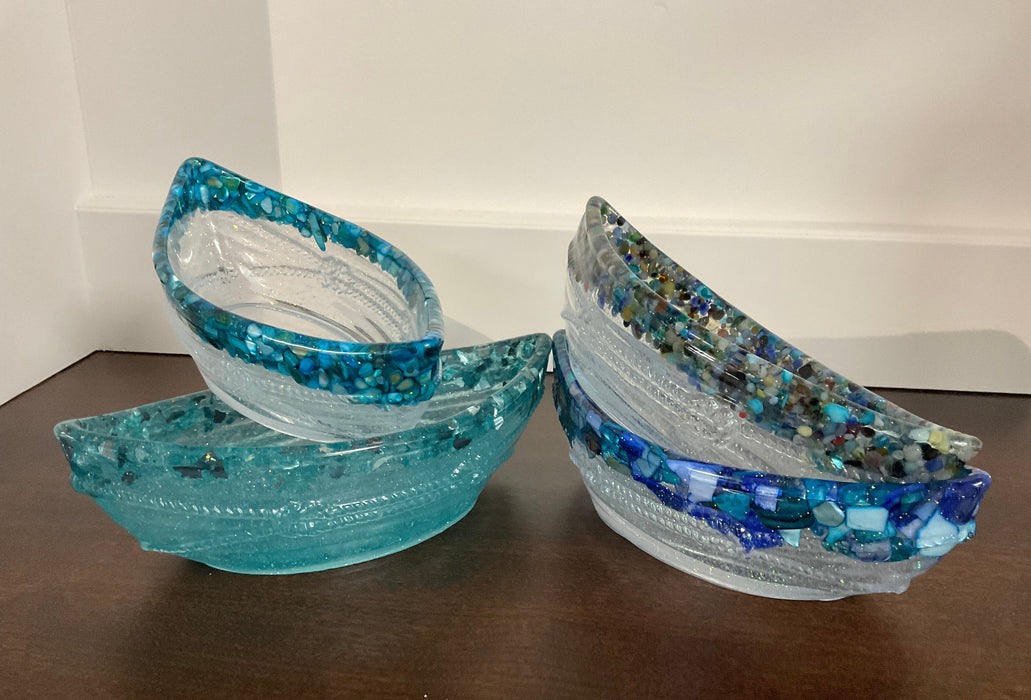 Small dish - boat shape